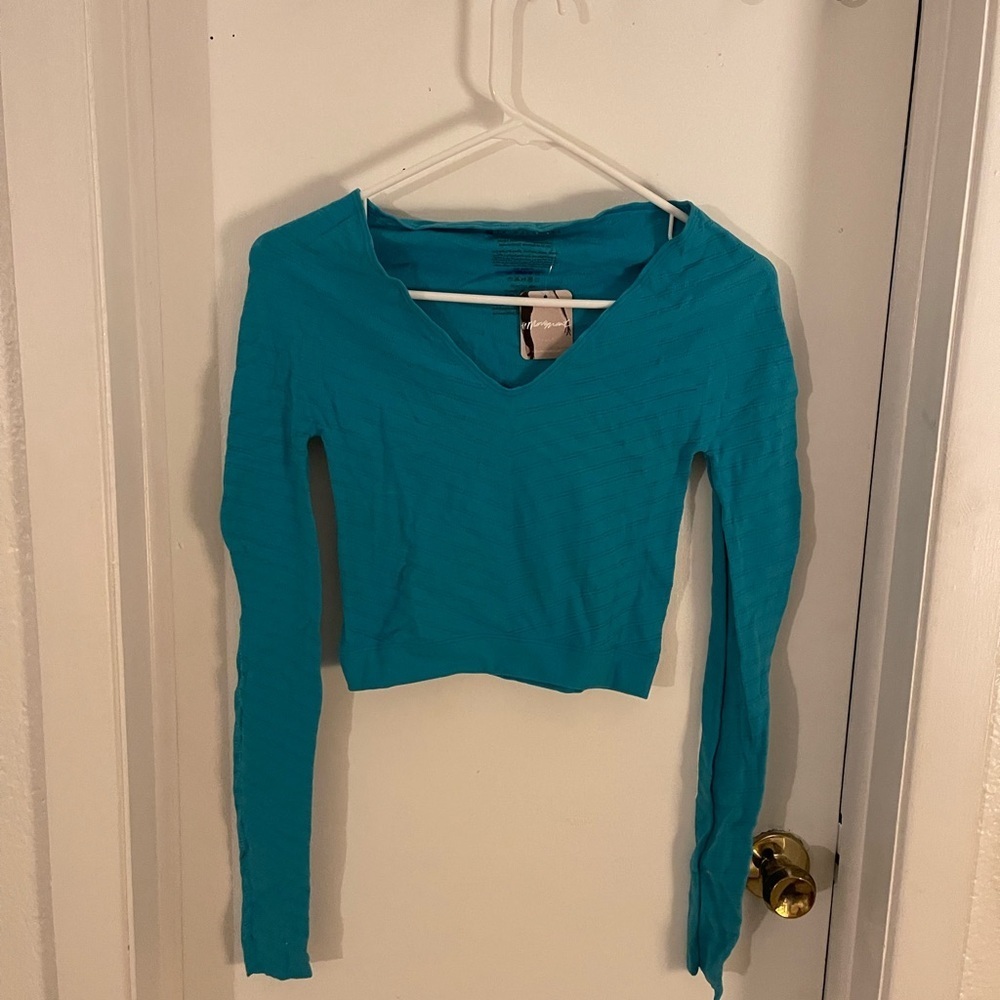 NWT Free People Movement ‘Gone adrift’ Long Sleeve Top - size L. - Picture 2 of 5